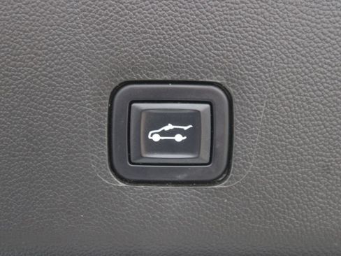 Used 2022 Chevrolet Traverse LT w/ LT Premium Package AWD/4WD image 41