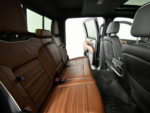 Used 2024 GMC Sierra 3500 Denali Ultimate image 24