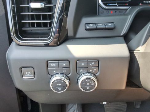 Certified 2022 GMC Sierra 1500 AT4 w/ AT4 Premium Package AWD/4WD image 40