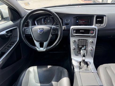 Used 2017 Volvo V60 T5 Premier w/ Convenience Package FWD image 20