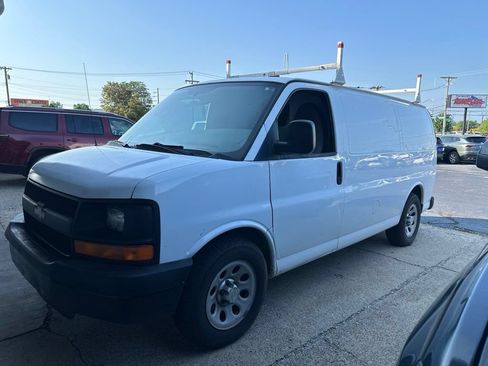 Used 2014 Chevrolet Express 1500 RWD image 3
