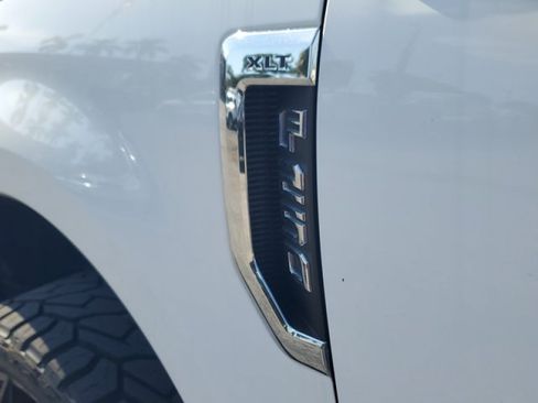 Used 2022 Ford F250 XLT AWD/4WD image 6