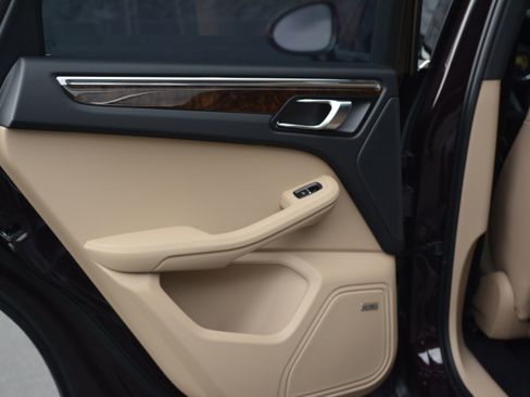 Certified 2026 Porsche Macan AWD/4WD image 29
