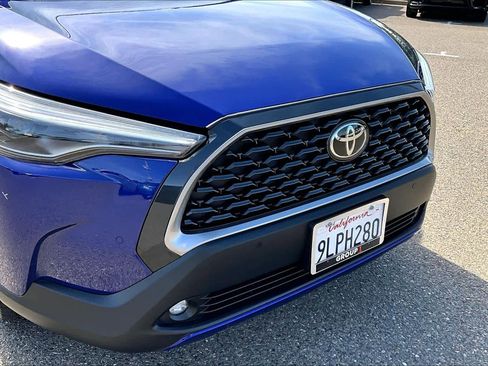 Used 2024 Toyota Corolla Cross XLE w/ Convenience Package AWD/4WD image 29