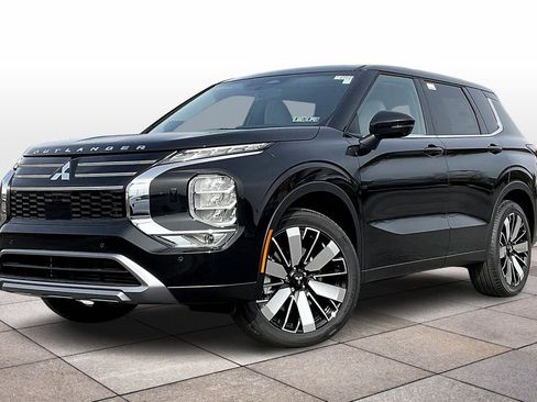 New 2025 Mitsubishi Outlander SE image 2