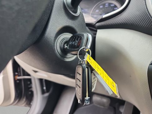 Used 2020 Hyundai Tucson SE image 28