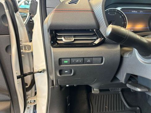 Certified 2025 Nissan Sentra SR FWD image 17