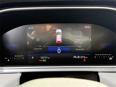 Used 2025 Volkswagen Taos SE image 17