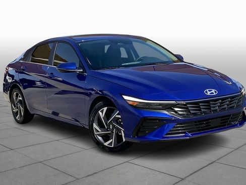 Used 2026 Hyundai Elantra Limited image 3