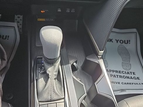 Used 2025 Toyota Camry SE w/ Convenience Package image 15