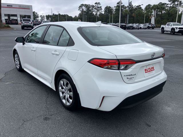 Certified 2025 Toyota Corolla LE FWD image 3