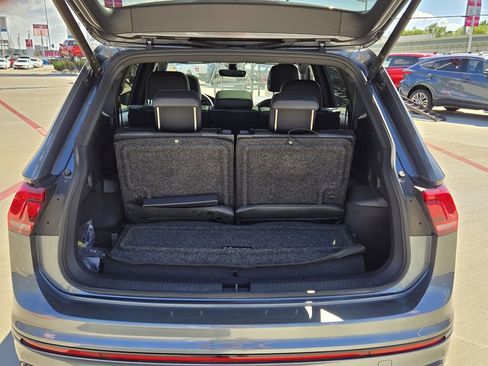 Used 2024 Volkswagen Tiguan SE R-Line FWD image 12