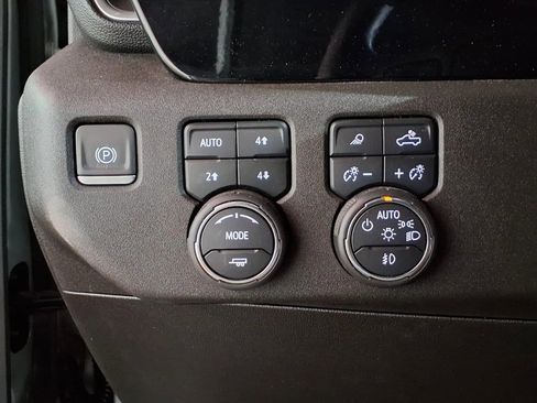 Used 2024 Chevrolet Silverado 2500 LTZ w/ LTZ Plus Package image 18