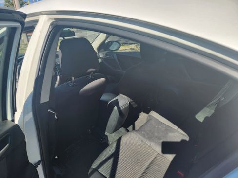 Used 2013 MAZDA MAZDA3 i SV w/ Convenience Pkg image 14