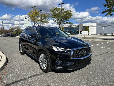 Certified 2023 INFINITI QX50 Luxe image 2