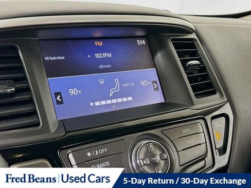 Used 2019 Nissan Pathfinder S image 16