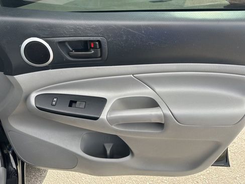 Used 2014 Toyota Tacoma w/ TRD Off-Road Package image 29