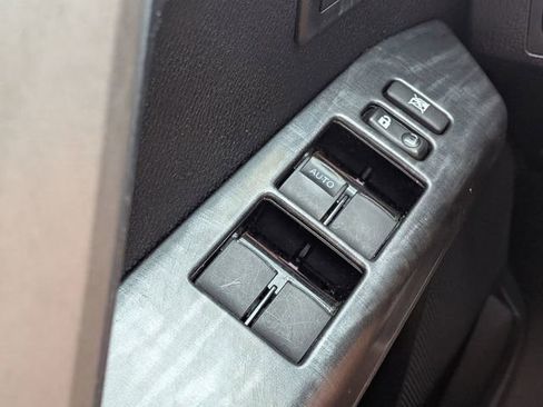Used 2017 Toyota RAV4 Platinum FWD image 21