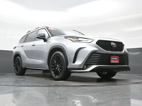 Used 2023 Toyota Highlander XSE AWD/4WD image 27