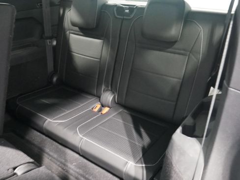 Used 2021 Volkswagen Tiguan SE R-Line image 13