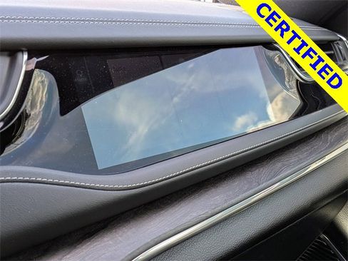 Used 2022 Jeep Grand Cherokee Overland w/ Luxury Tech Group IV image 24