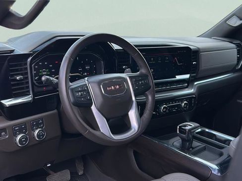 Used 2023 GMC Sierra 1500 SLT image 18