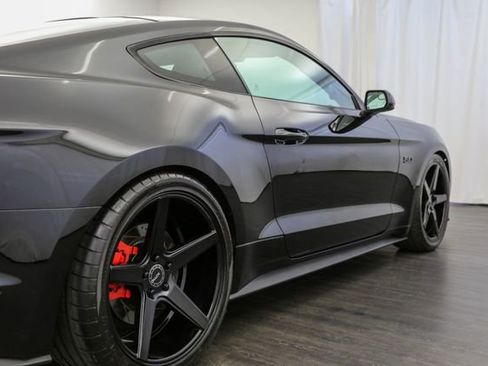 Used 2017 Ford Mustang GT Premium w/ GT Performance Package RWD image 29
