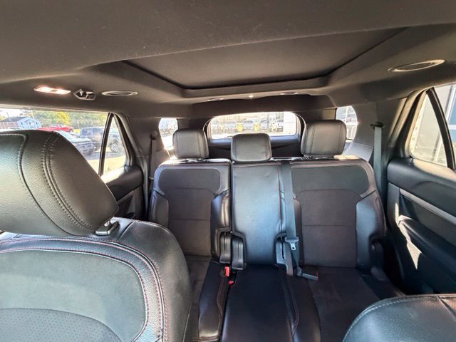 Used 2018 Ford Explorer XLT w/ Equipment Group 202A AWD/4WD image 15