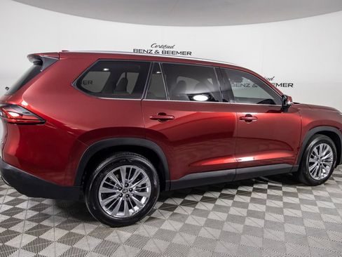 Used 2025 Toyota Grand Highlander AWD image 11