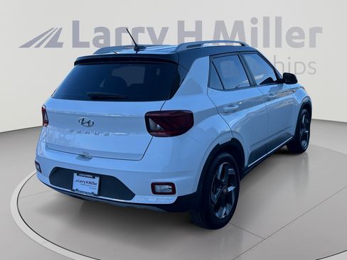 Certified 2024 Hyundai Venue Limited FWD image 6