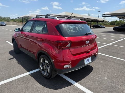 Certified 2023 Hyundai Venue Limited FWD image 6