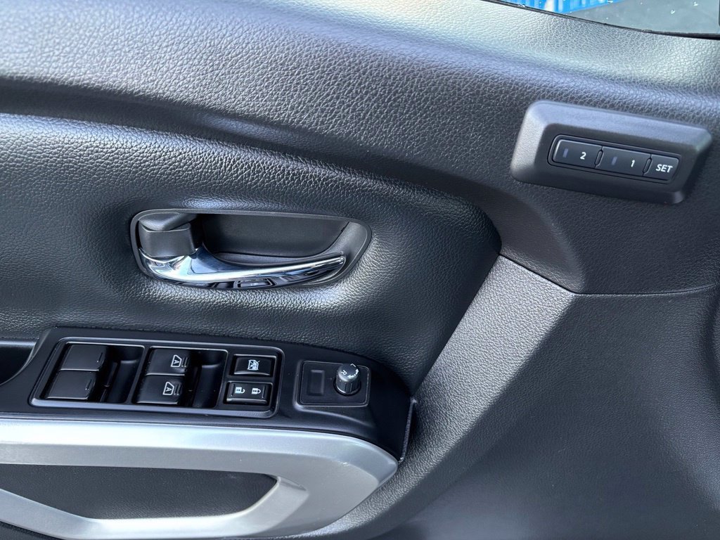 Used 2019 Nissan Titan PRO-4X AWD/4WD image 19