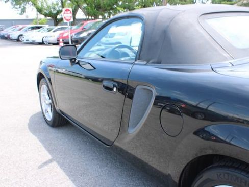 Used 2001 Toyota MR2 RWD image 33