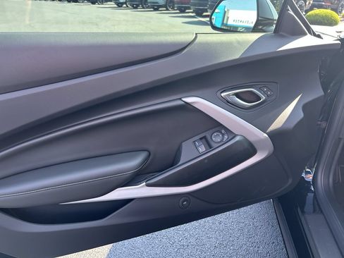 Used 2020 Chevrolet Camaro SS RWD image 18