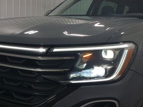 Used 2024 Volkswagen Atlas Peak Edition SEL image 35