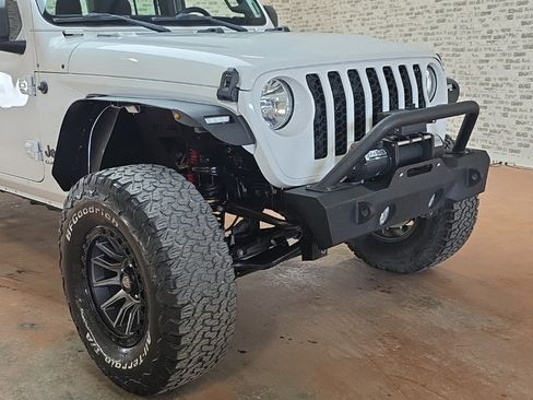 Used 2021 Jeep Gladiator Sport image 7