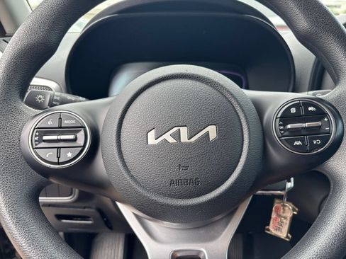 Used 2025 Kia Soul LX w/ LX Technology Package FWD image 25