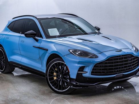Used 2023 Aston Martin DBX 707 image 3