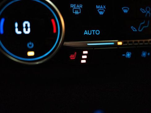 Used 2020 Ford Escape Titanium AWD/4WD image 21