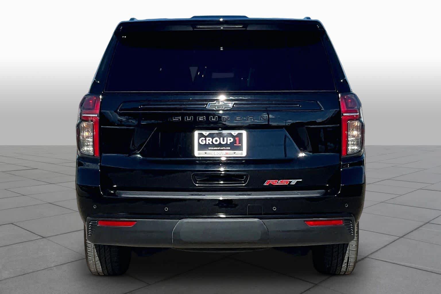 Used 2023 Chevrolet Suburban RST w/ Luxury Package AWD/4WD image 5