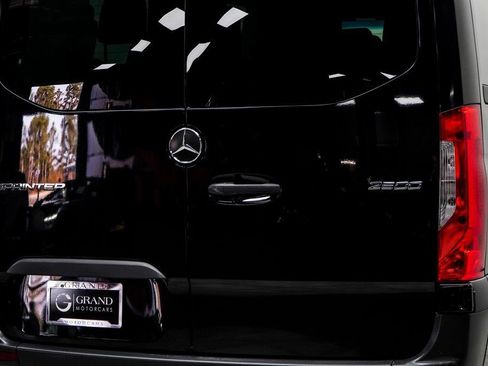 Used 2024 Mercedes-Benz Sprinter 2500 image 13