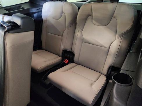 New 2026 Volvo XC90 B6 Plus w/ Protection Package Premier image 32