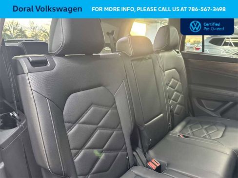 Certified 2025 Volkswagen Atlas SE w/ Black Wheel Package image 26