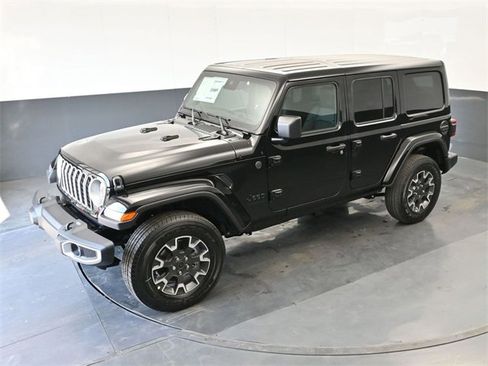 New 2025 Jeep Wrangler Sahara image 34