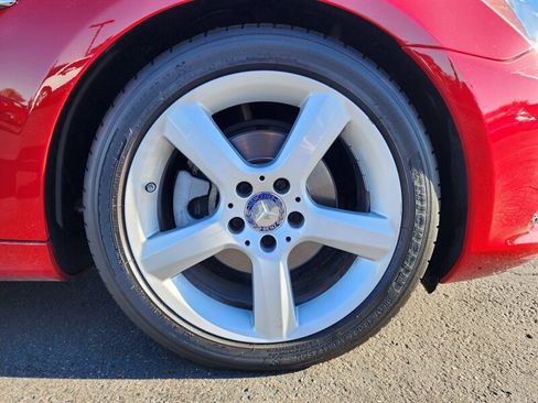 Used 2015 Mercedes-Benz SLK 250 w/ Premium Package image 31