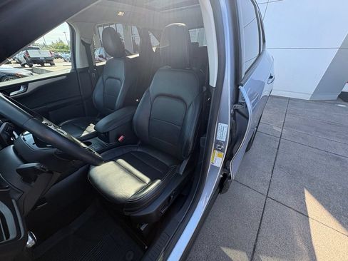 Used 2022 Ford Escape SEL w/ Technology Package AWD/4WD image 12