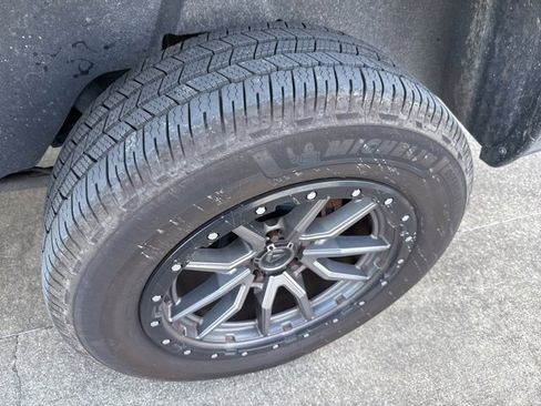 Used 2016 RAM 1500 Sport w/ Black Ram 1500 Sport Group image 6