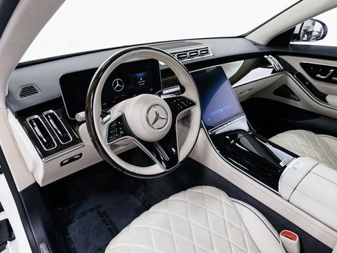 Used 2023 Mercedes-Benz S 580 4MATIC Sedan image 9