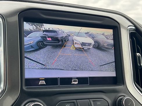 Used 2021 Chevrolet Silverado 1500 LT Trail Boss w/ Convenience Package II image 19