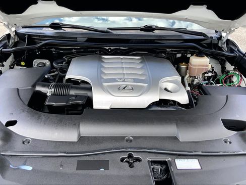 Used 2016 Lexus LX 570 4WD w/ Luxury Package image 61